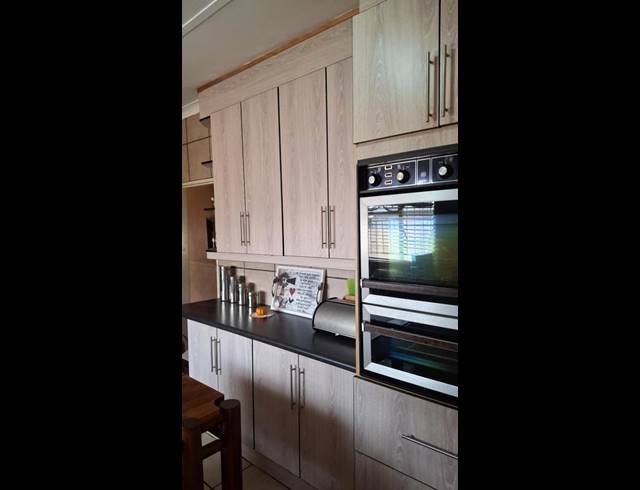 4 BEDROOM HOUSE FOR SALE IN MEYERHOF